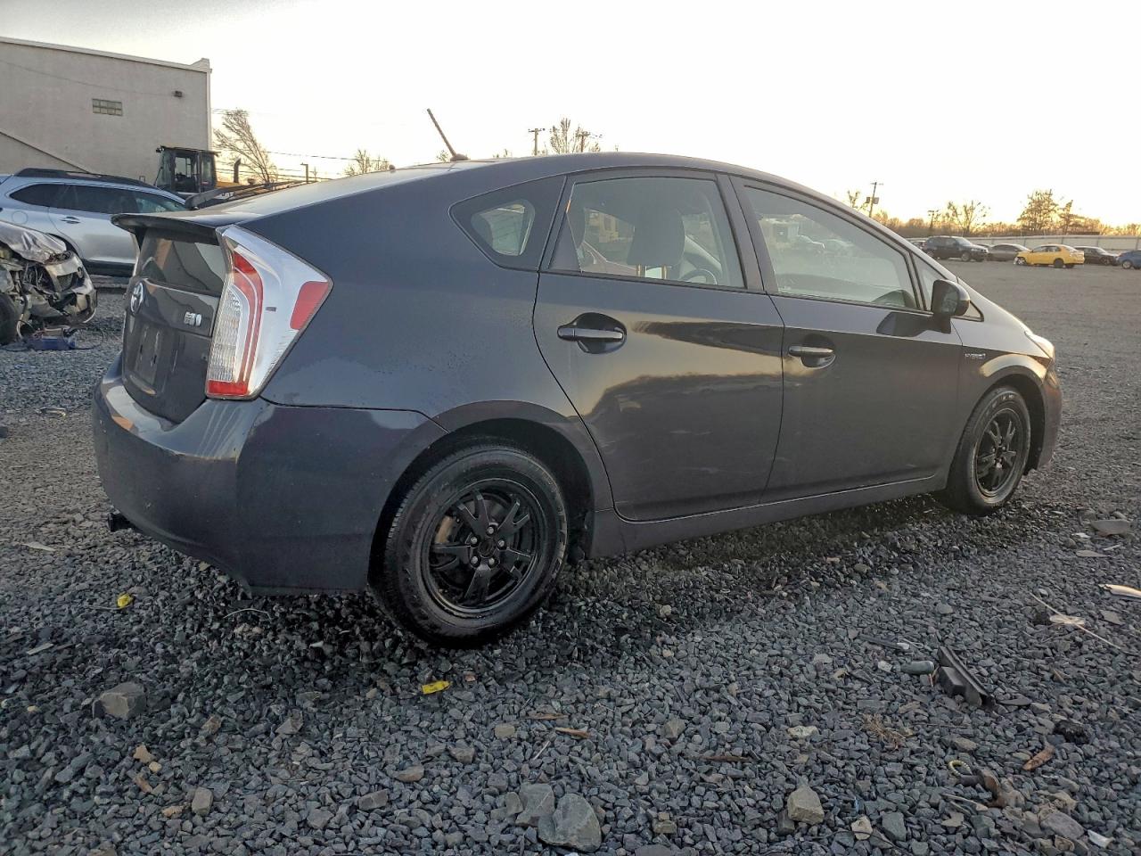 2014 TOYOTA PRIUS photo 3