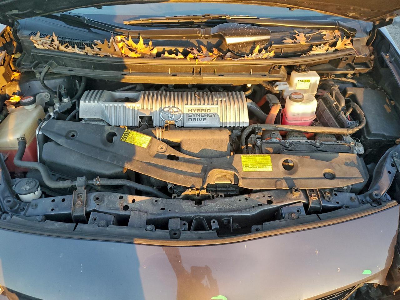 2014 TOYOTA PRIUS photo 12