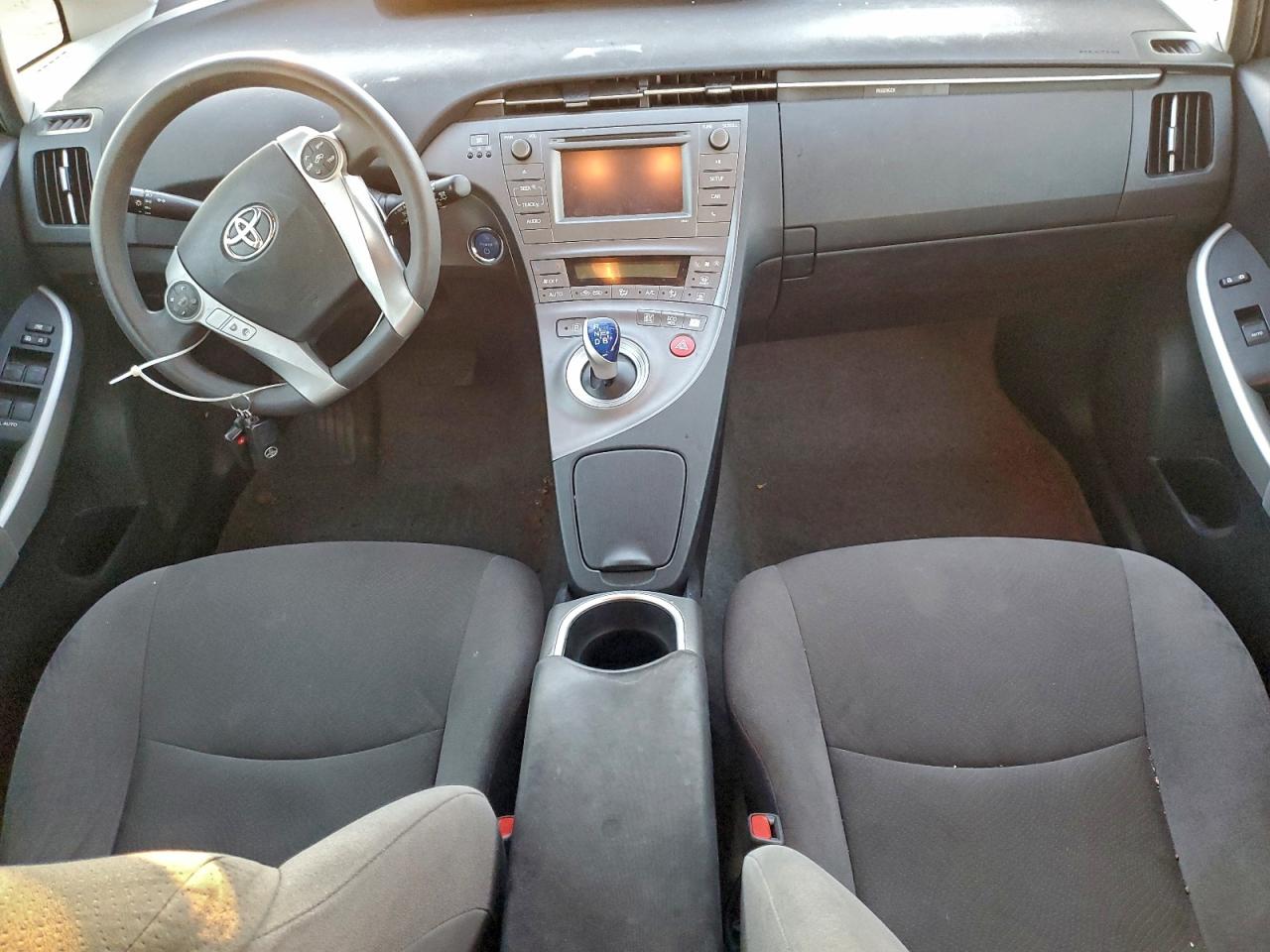 2014 TOYOTA PRIUS photo 8