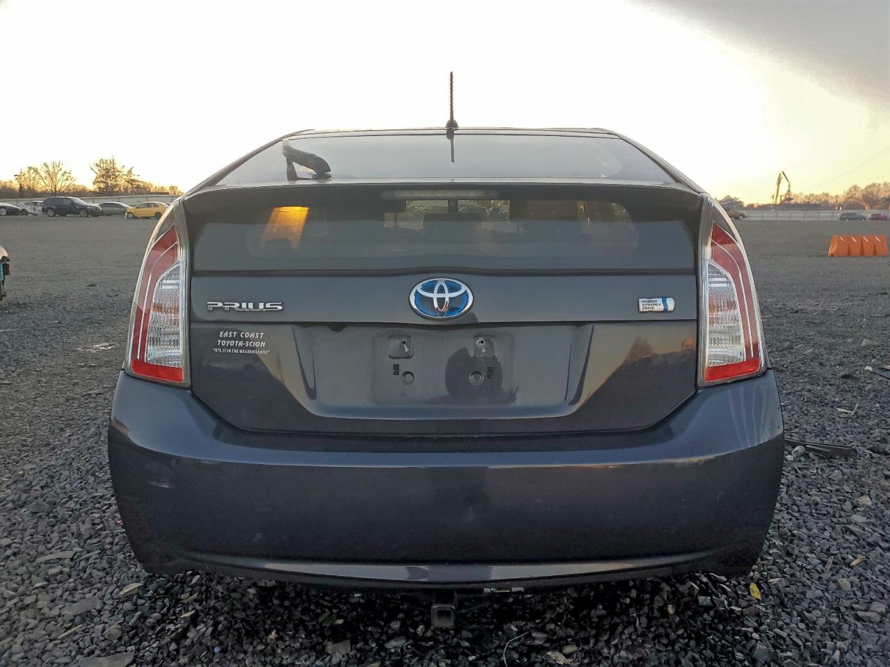 2014 TOYOTA PRIUS photo 6