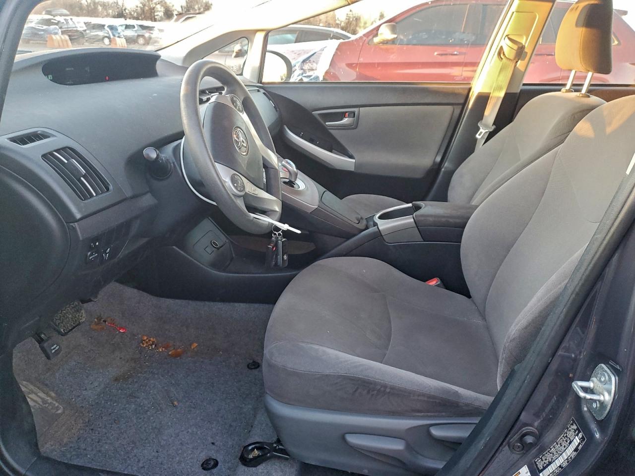 2014 TOYOTA PRIUS photo 7