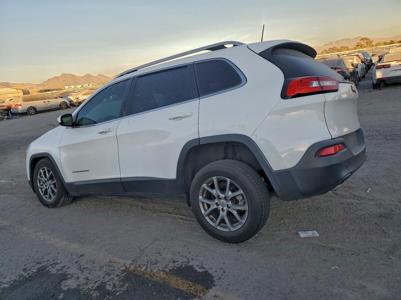 2018 JEEP CHEROKEE LATITUDE PLUS photo 2