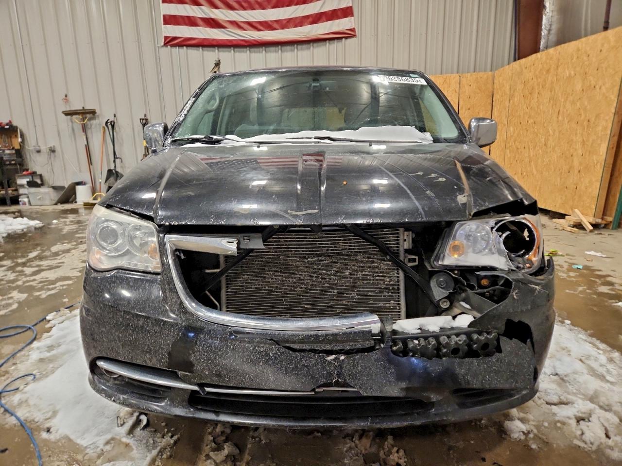 2013 CHRYSLER TOWN & COUNTRY LIMITED photo 9