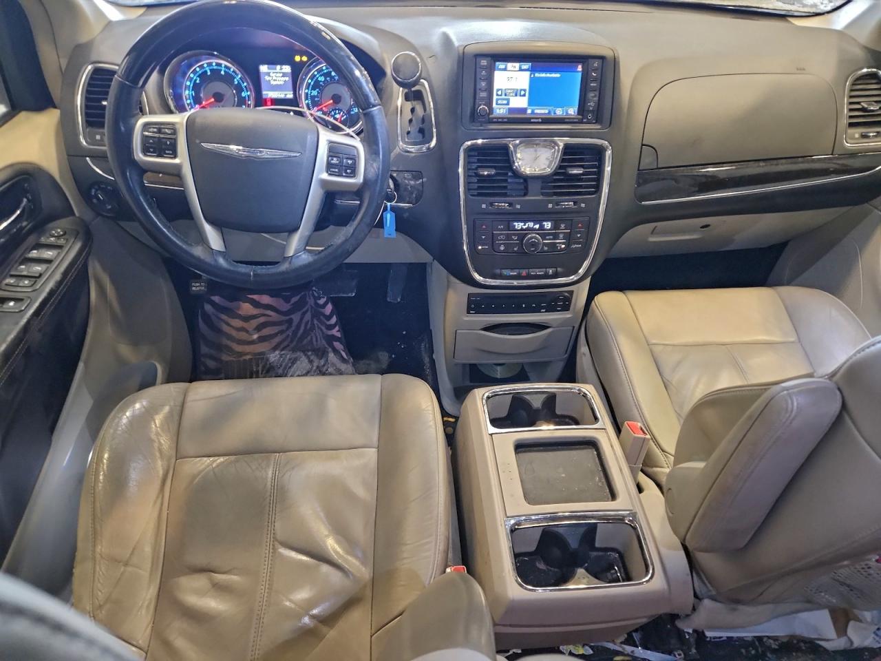 2013 CHRYSLER TOWN & COUNTRY LIMITED photo 15