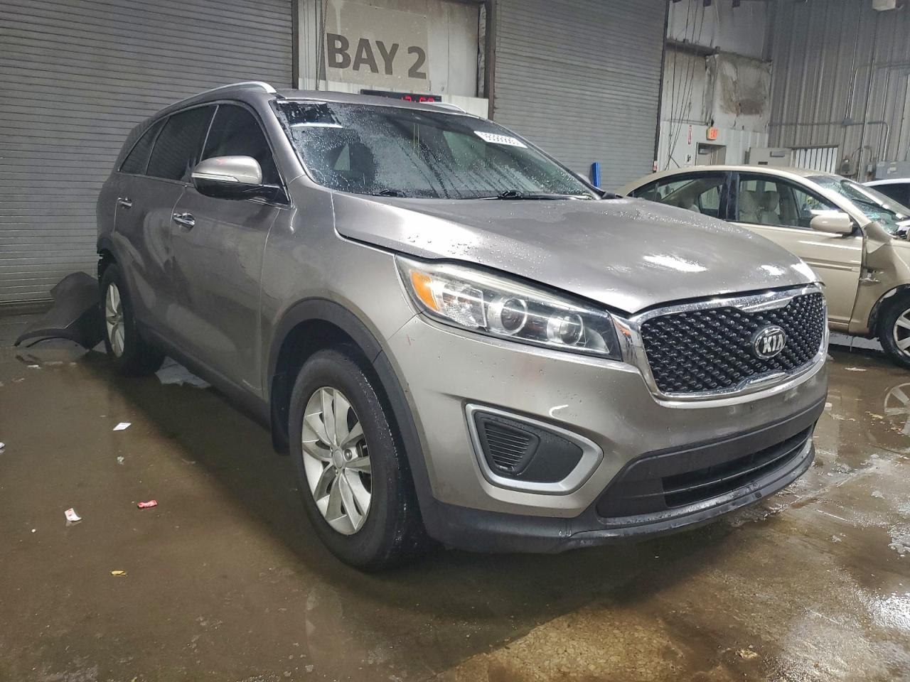 2016 KIA SORENTO LX photo 4