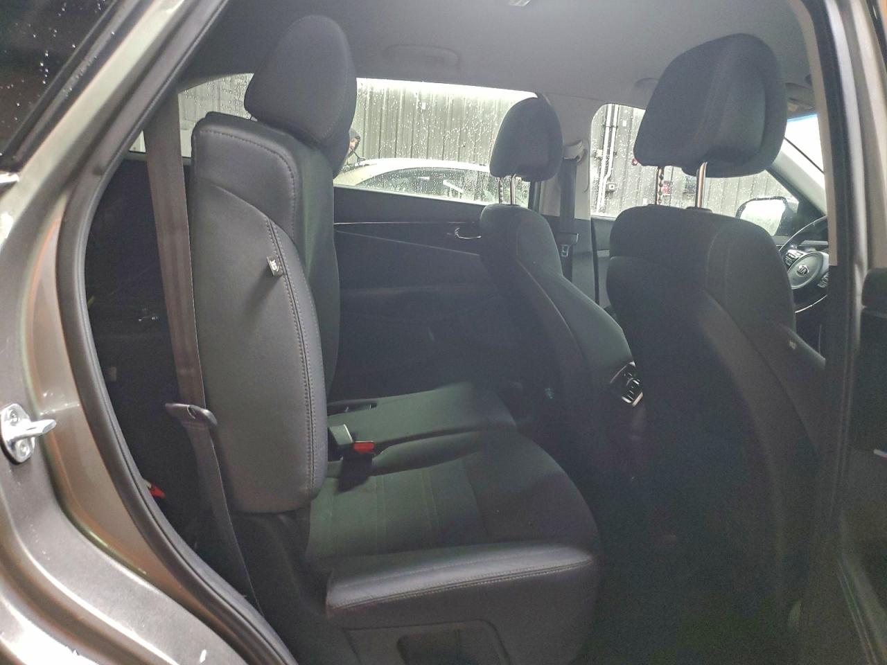 2016 KIA SORENTO LX photo 10