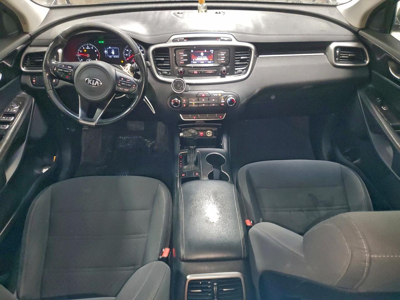 2016 KIA SORENTO LX photo 8