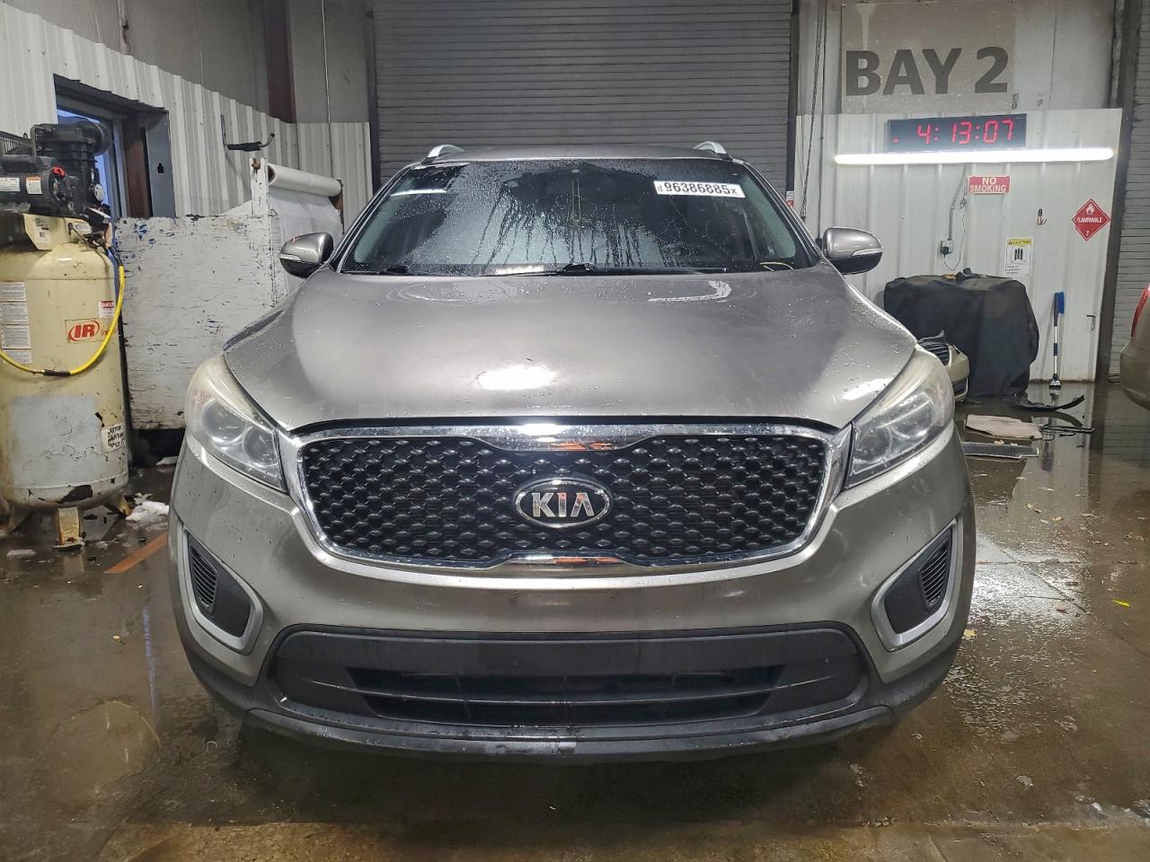 2016 KIA SORENTO LX photo 5