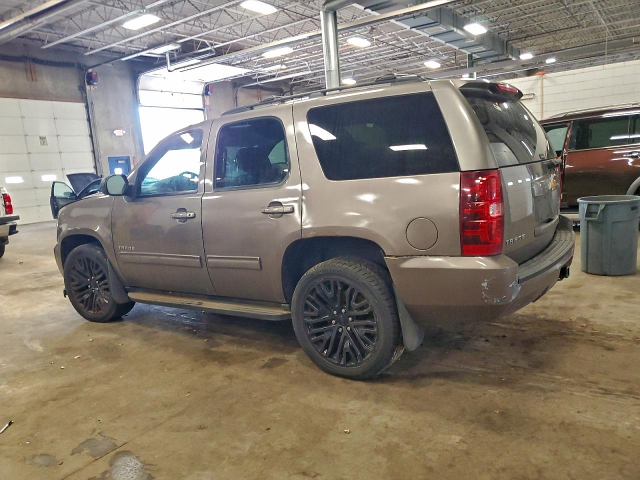 2012 CHEVROLET TAHOE K1500 LS photo 2