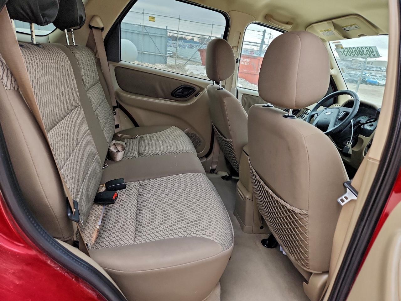 2004 FORD ESCAPE XLT photo 11