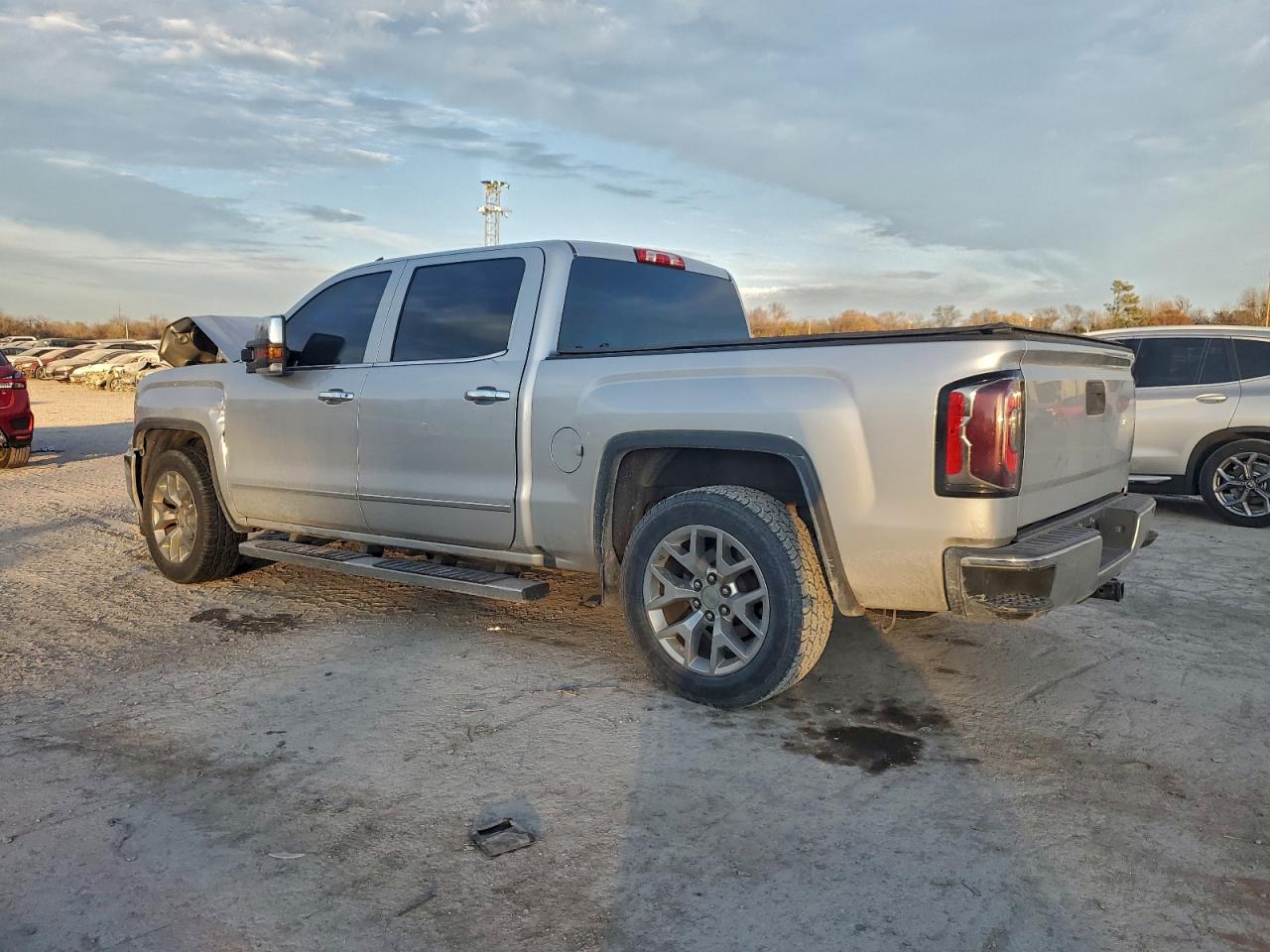 2017 GMC SIERRA C1500 SLT photo 2