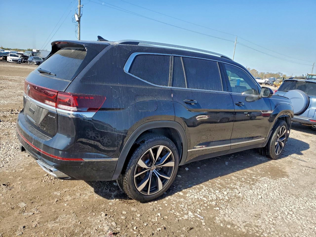 2024 VOLKSWAGEN ATLAS SEL PREMIUM R-LINE photo 3