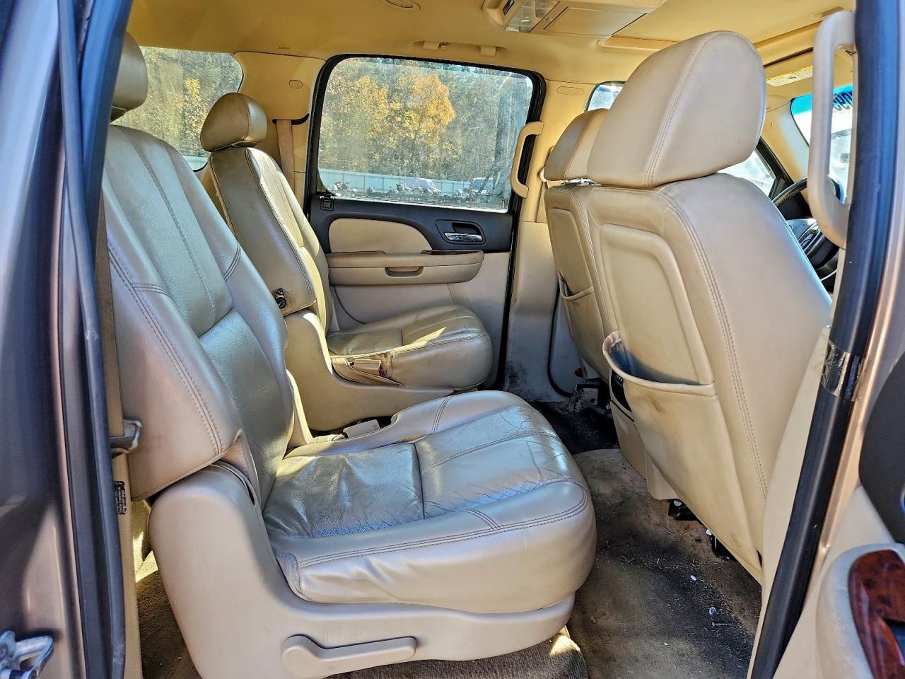 2007 CHEVROLET SUBURBAN C1500 photo 11