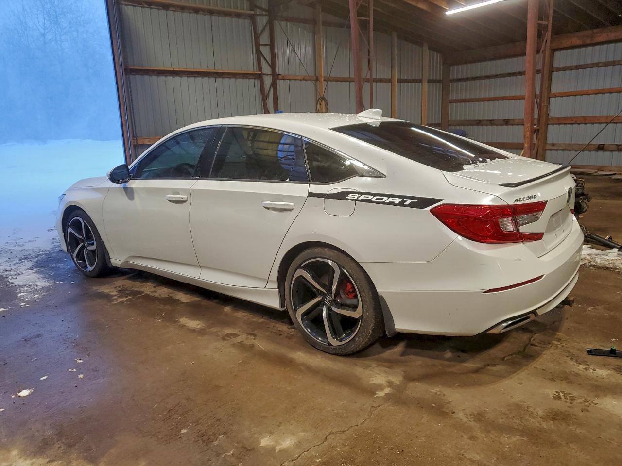 2018 HONDA ACCORD SPORT photo 2