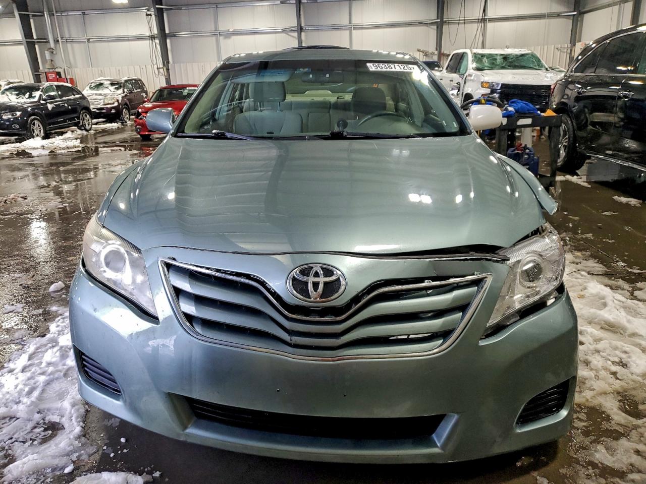 2011 TOYOTA CAMRY BASE photo 5