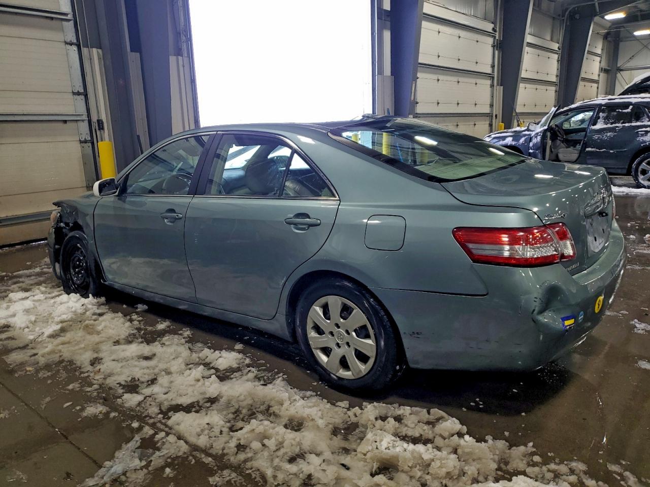2011 TOYOTA CAMRY BASE photo 2