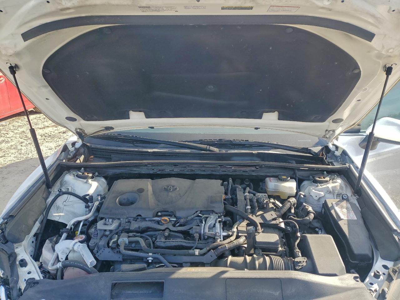 2020 TOYOTA CAMRY LE photo 11