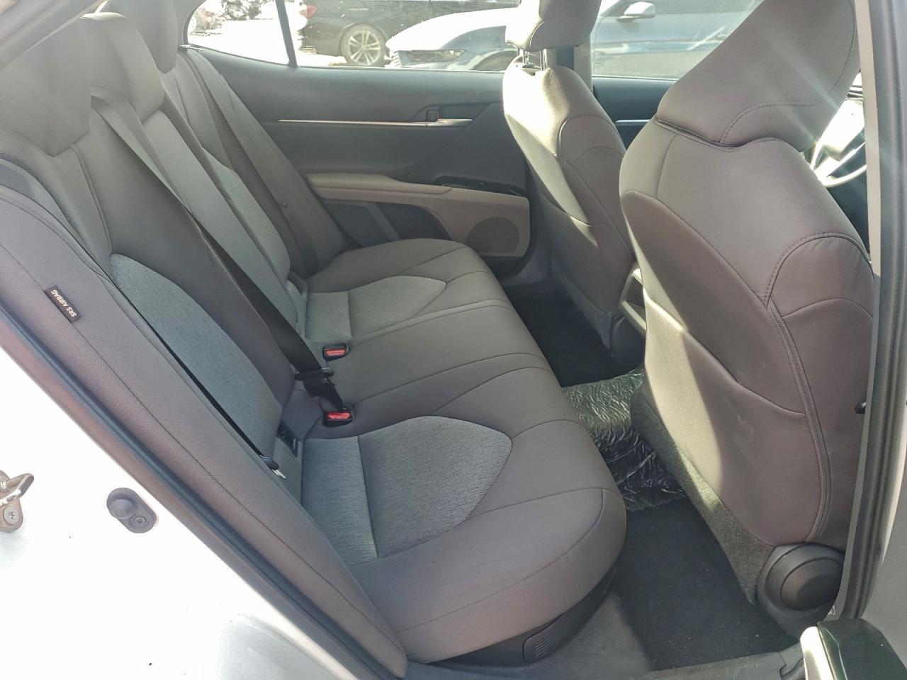 2020 TOYOTA CAMRY LE photo 10