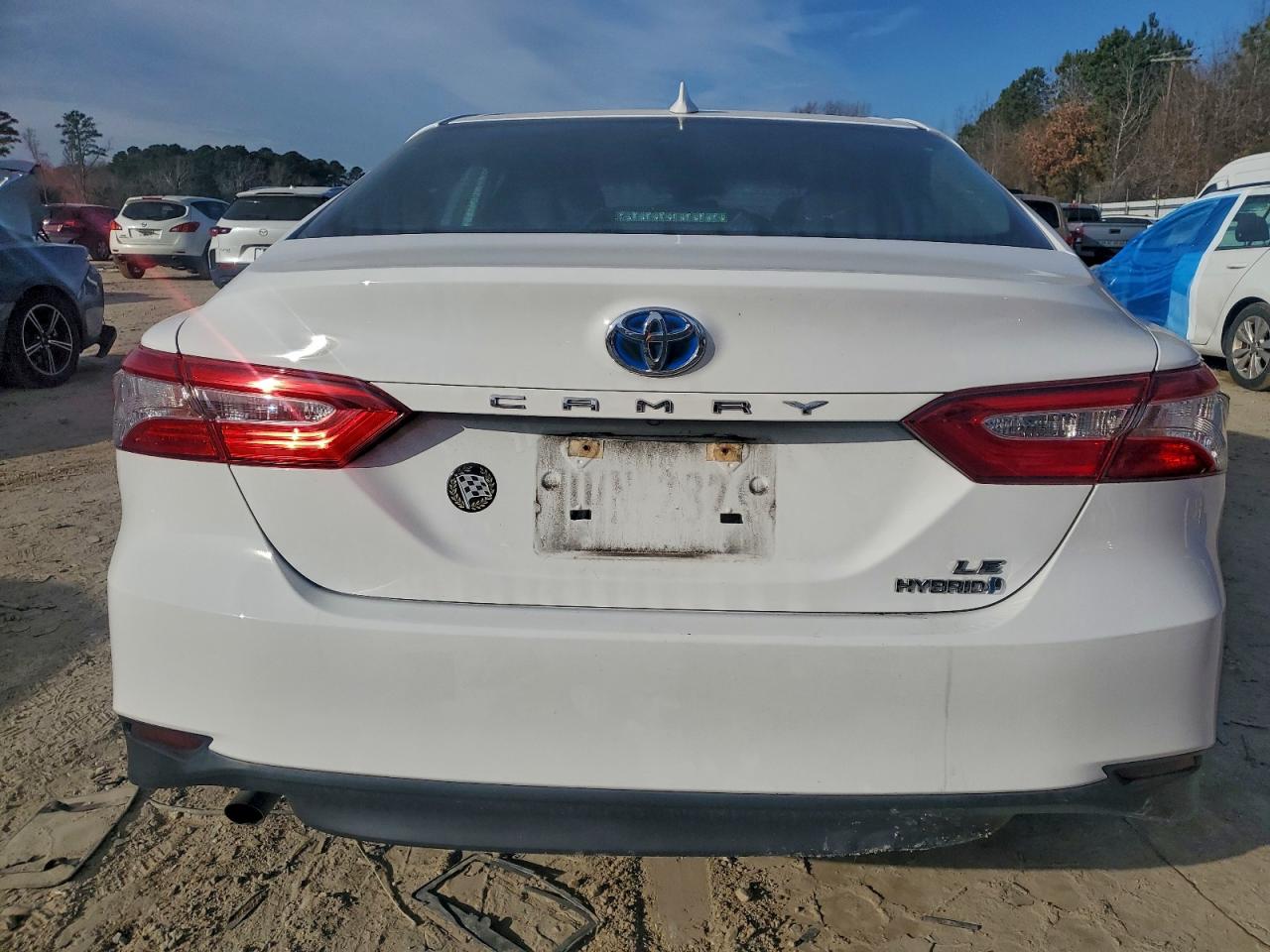 2020 TOYOTA CAMRY LE photo 6