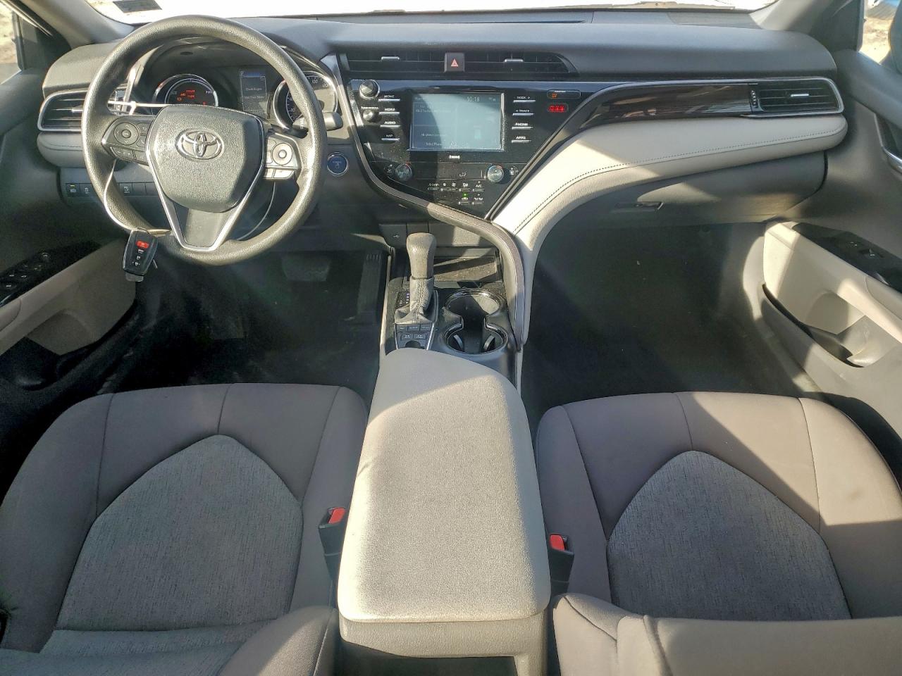2020 TOYOTA CAMRY LE photo 8