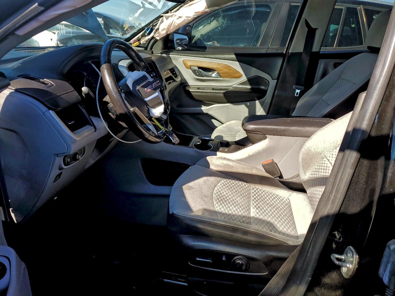 2019 GMC TERRAIN SLE photo 13