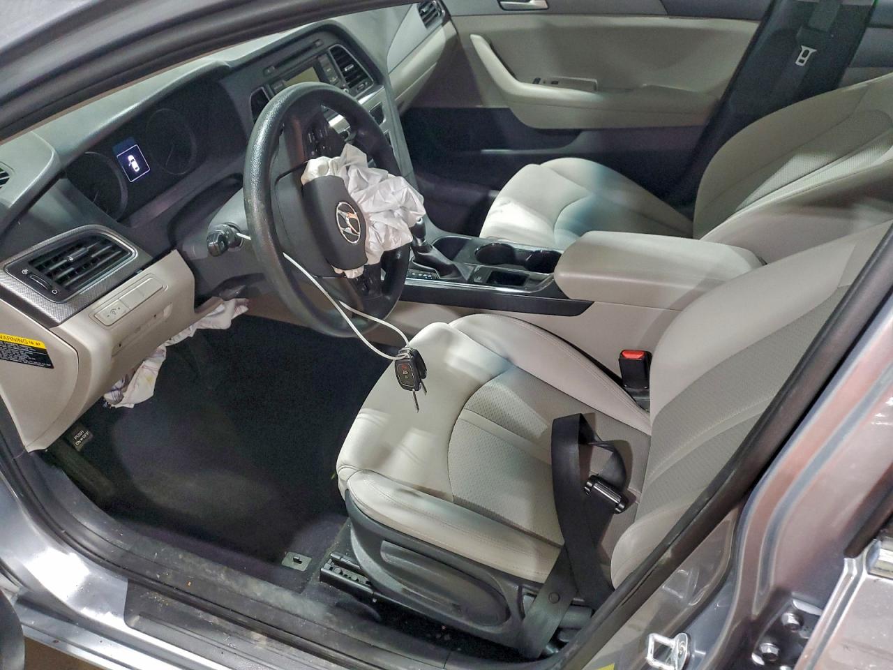 2017 HYUNDAI SONATA SE photo 7