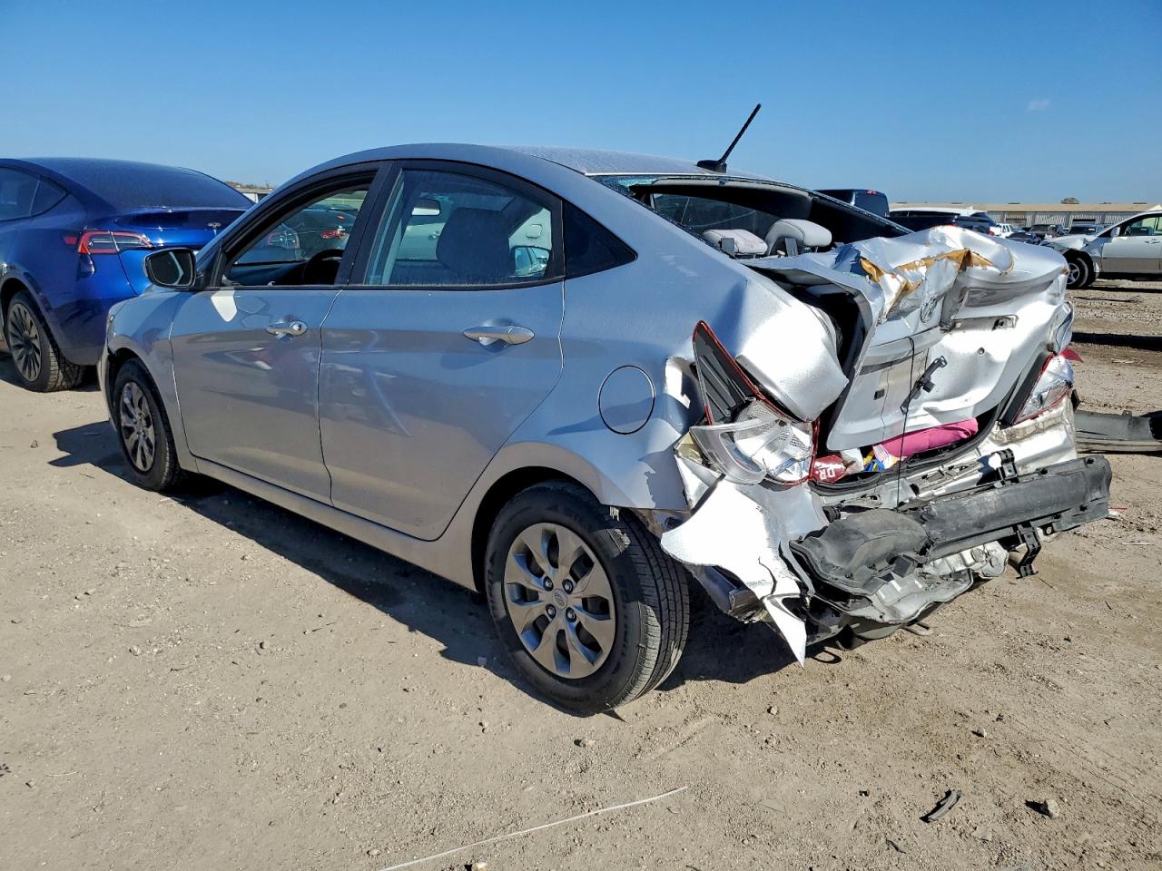 2017 HYUNDAI ACCENT SE photo 3
