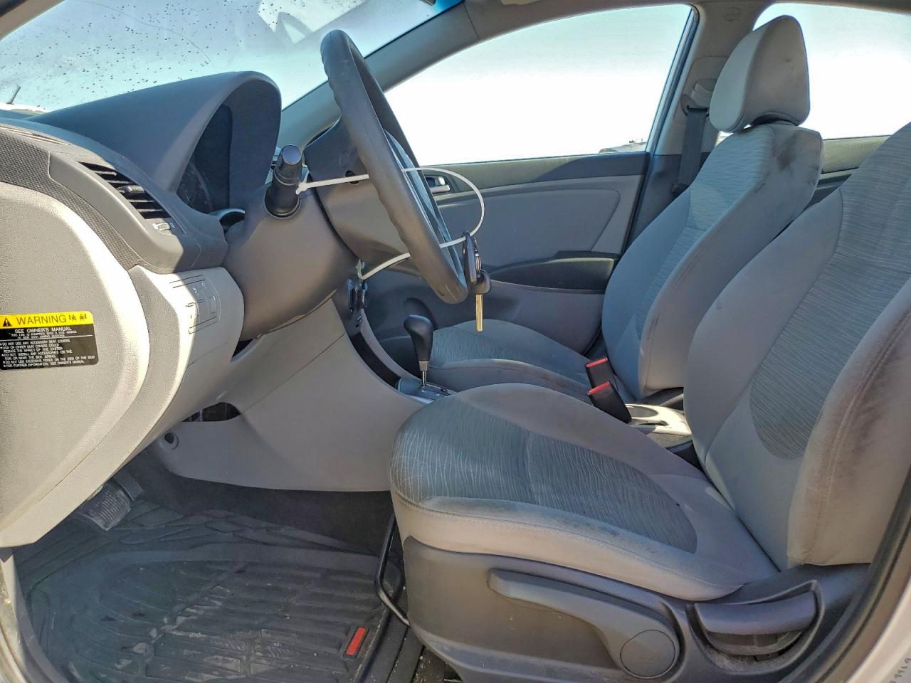 2017 HYUNDAI ACCENT SE photo 13
