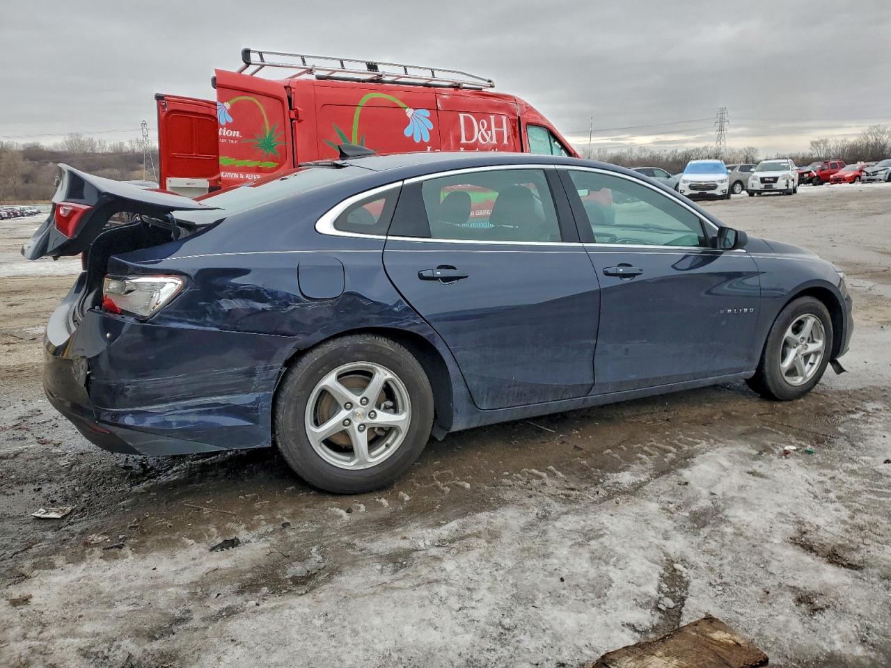 2018 CHEVROLET MALIBU LS photo 3