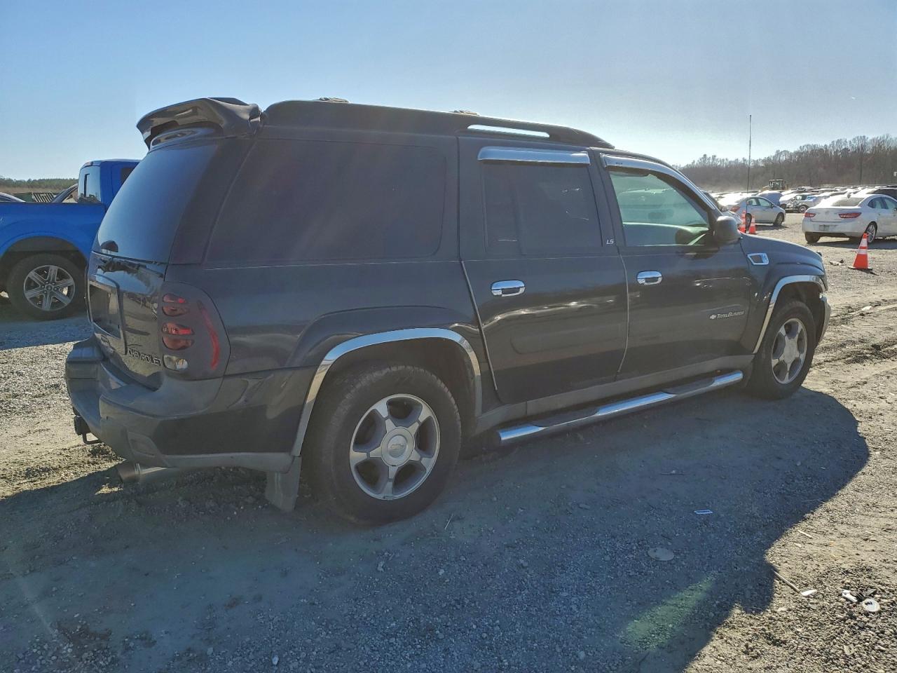 2004 CHEVROLET TRAILBLAZER EXT LS photo 3
