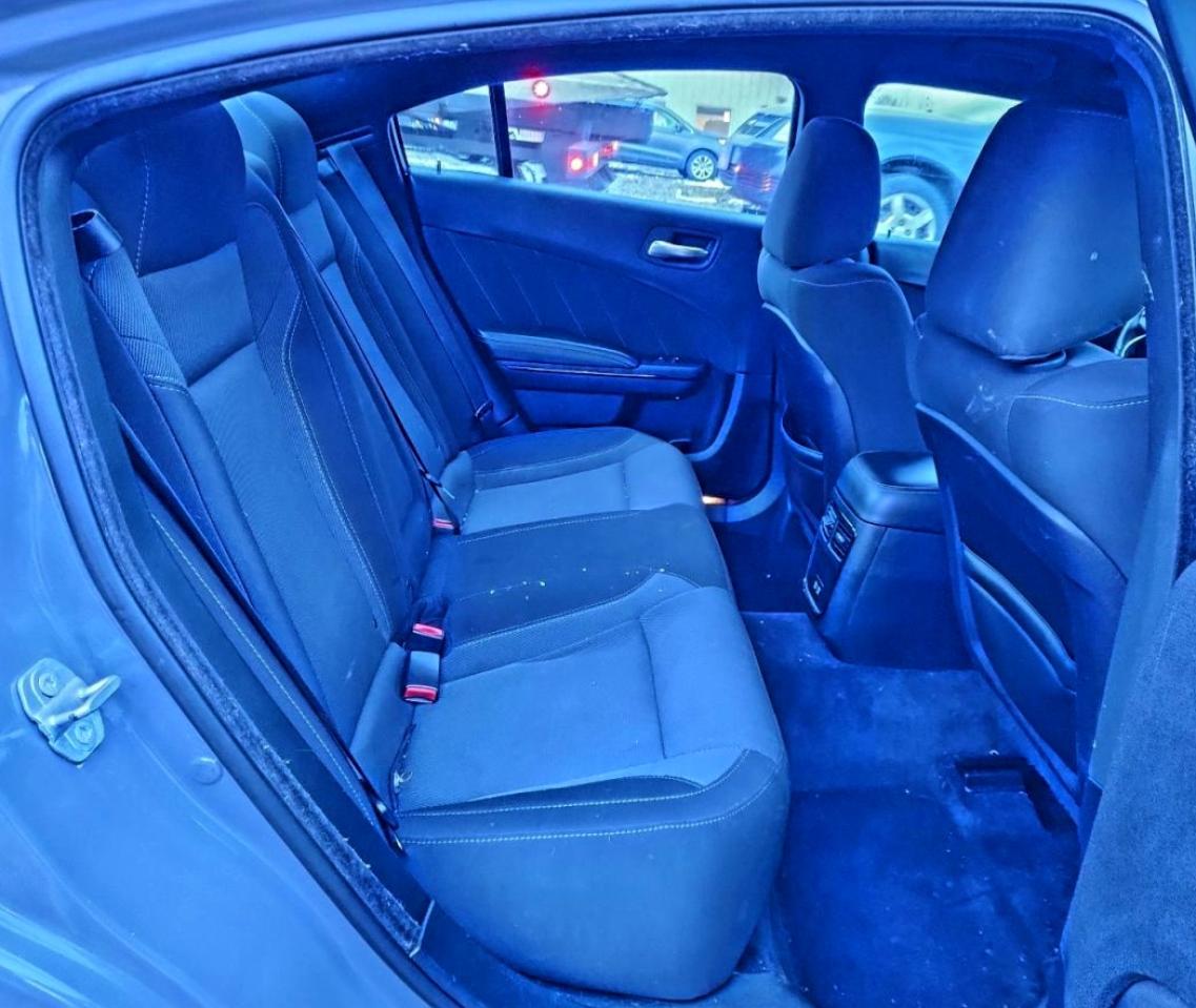 2017 DODGE CHARGER SXT photo 10