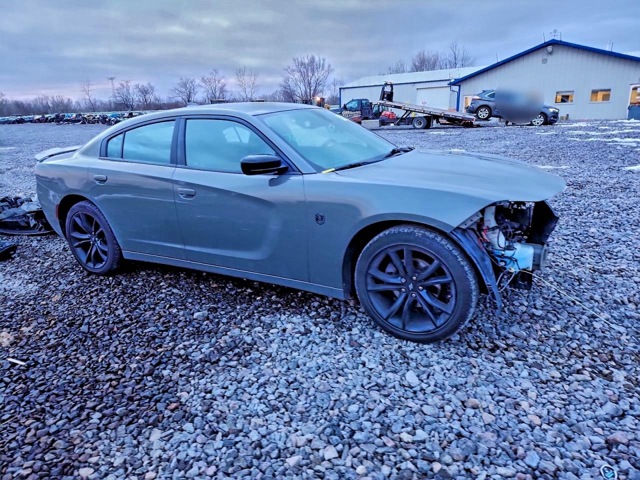 2017 DODGE CHARGER SXT photo 4
