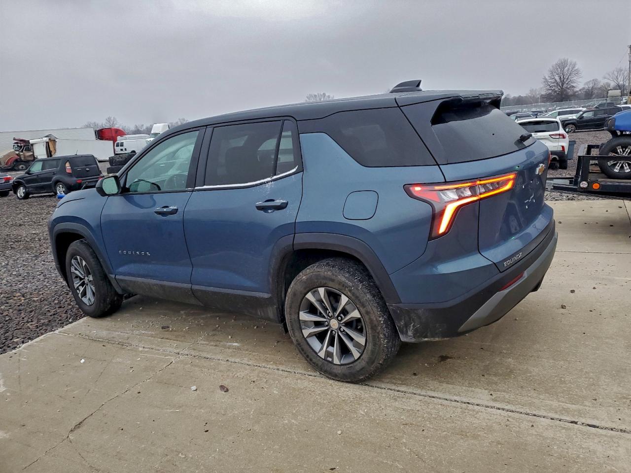 2026 CHEVROLET EQUINOX LT photo 2