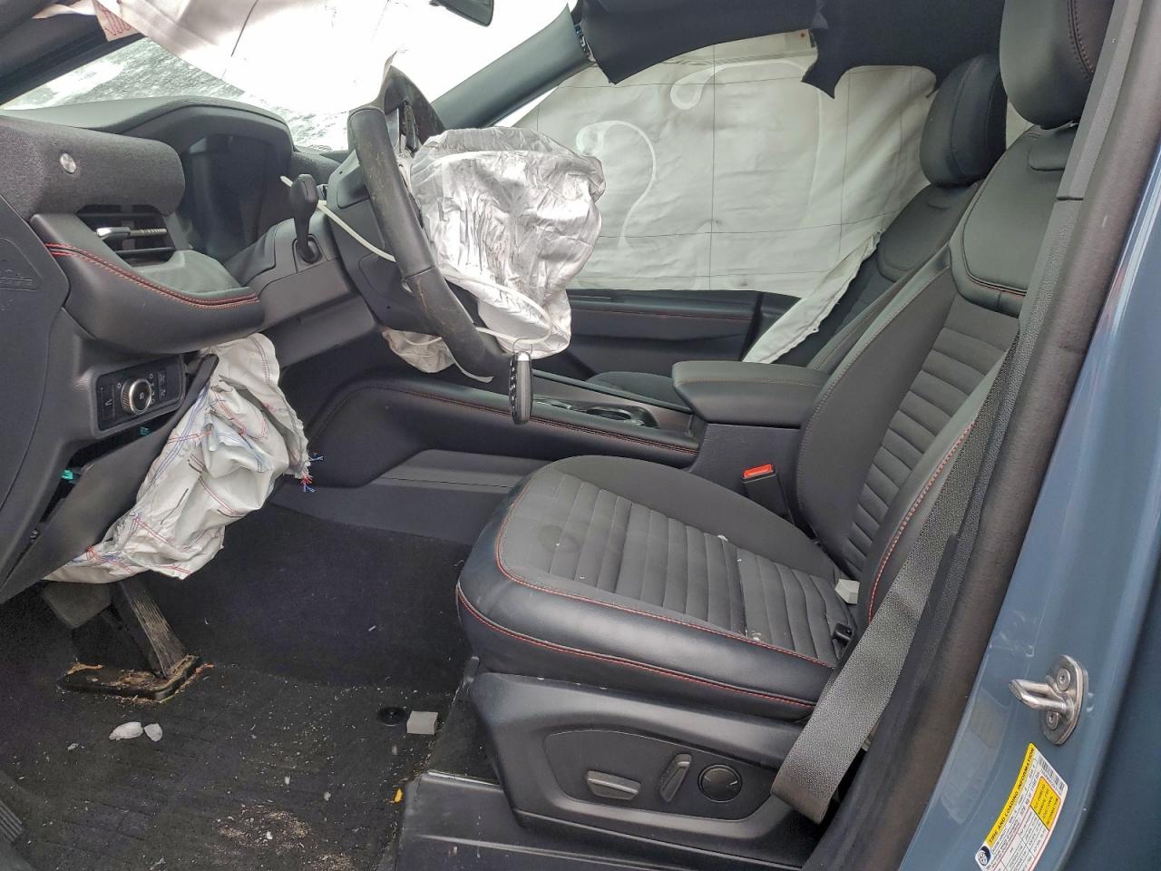 2025 FORD EXPLORER ST-LINE photo 7