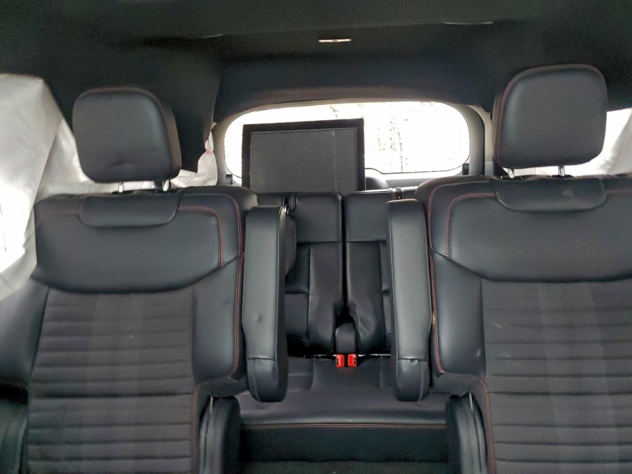 2025 FORD EXPLORER ST-LINE photo 10