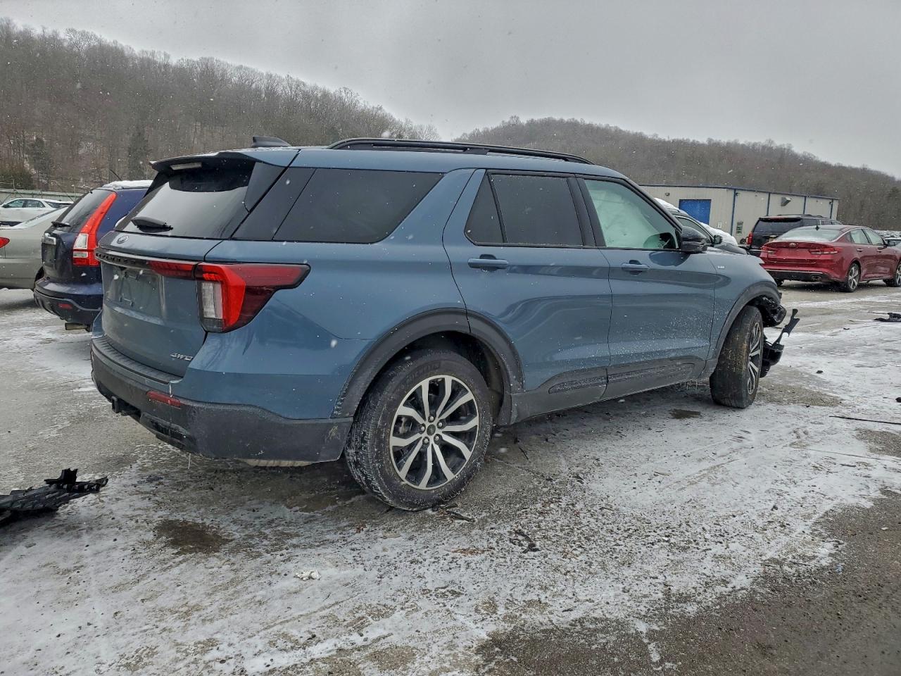 2025 FORD EXPLORER ST-LINE photo 3