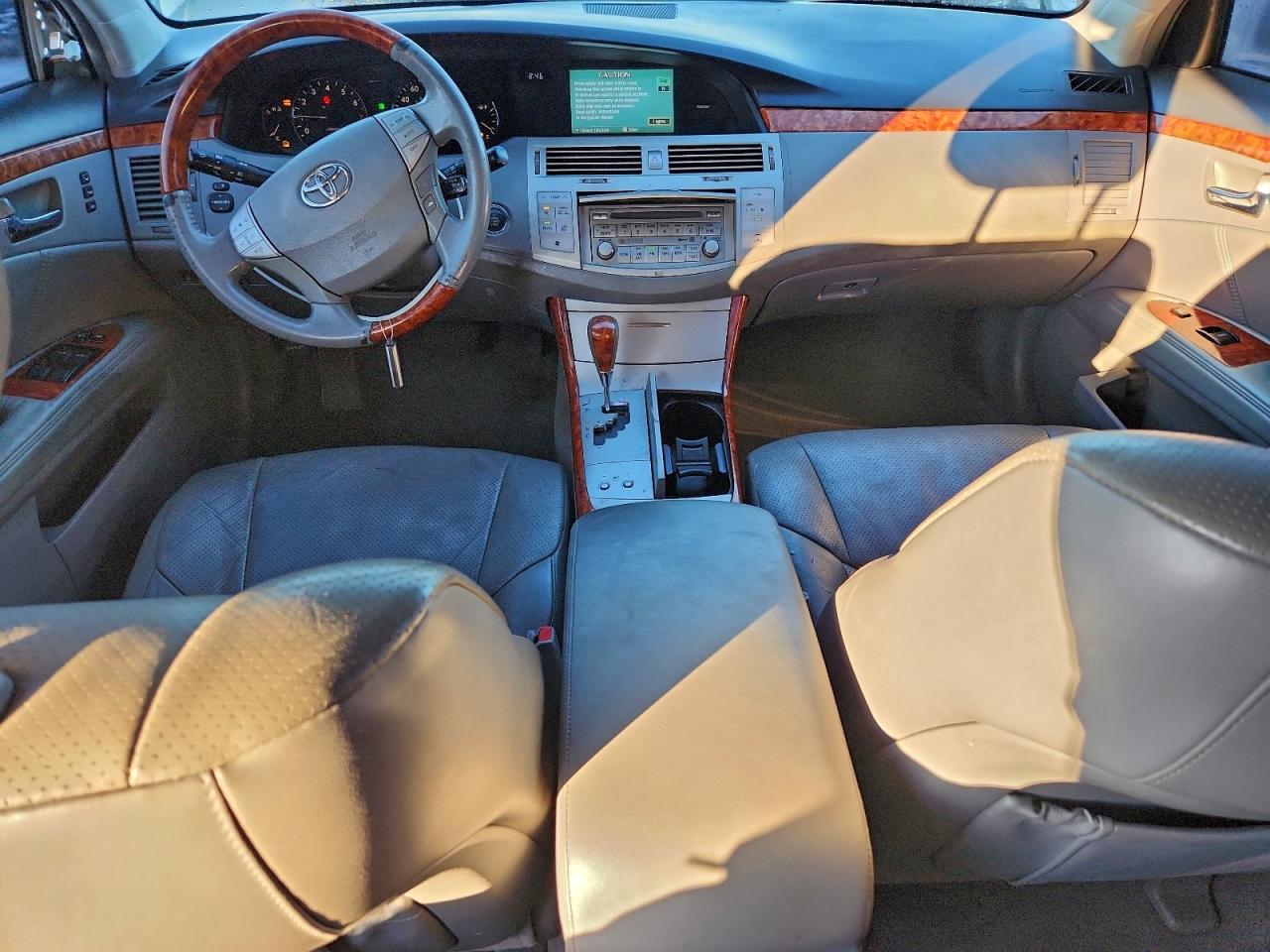 2005 TOYOTA AVALON XL photo 8