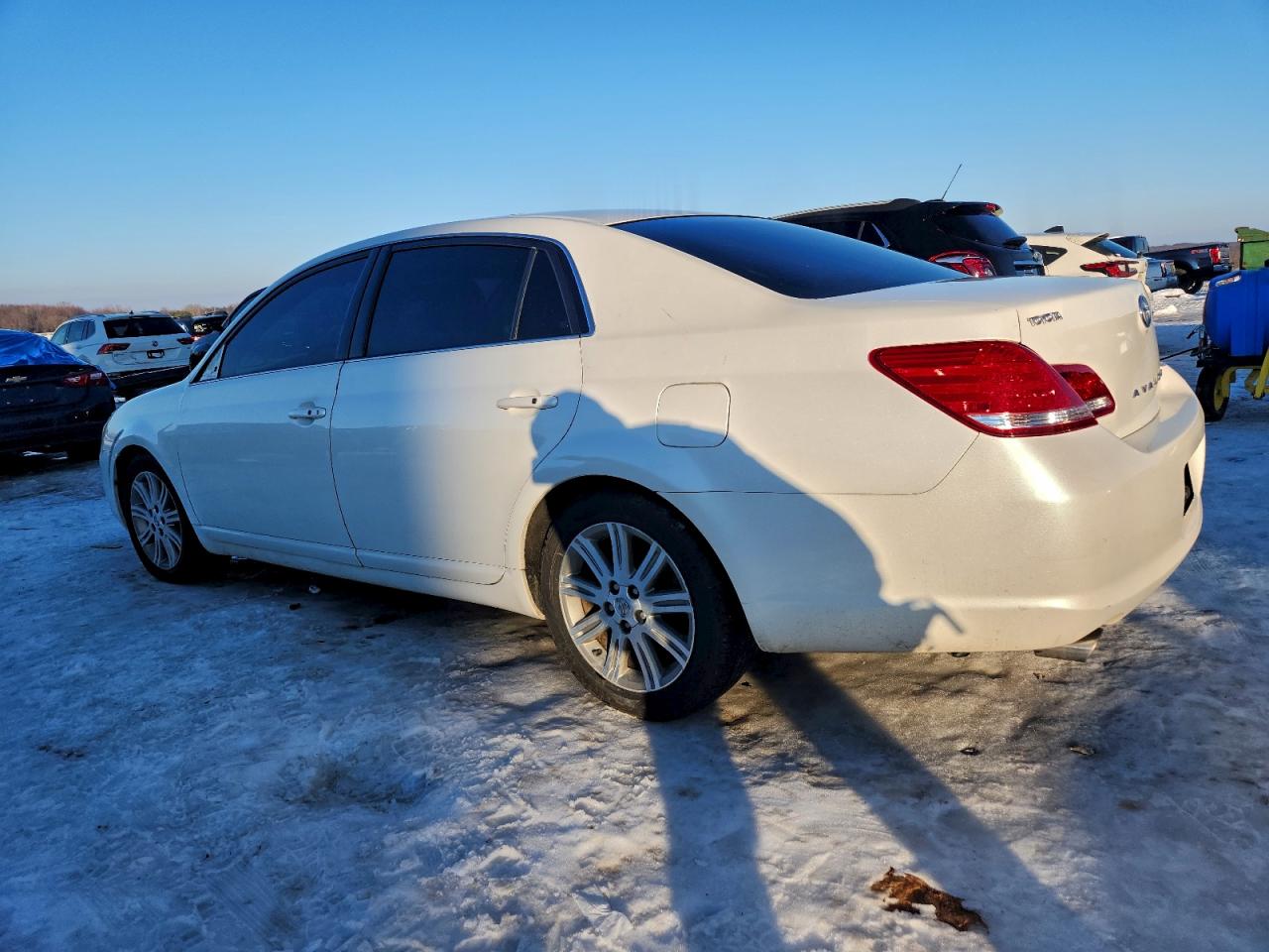 2005 TOYOTA AVALON XL photo 2