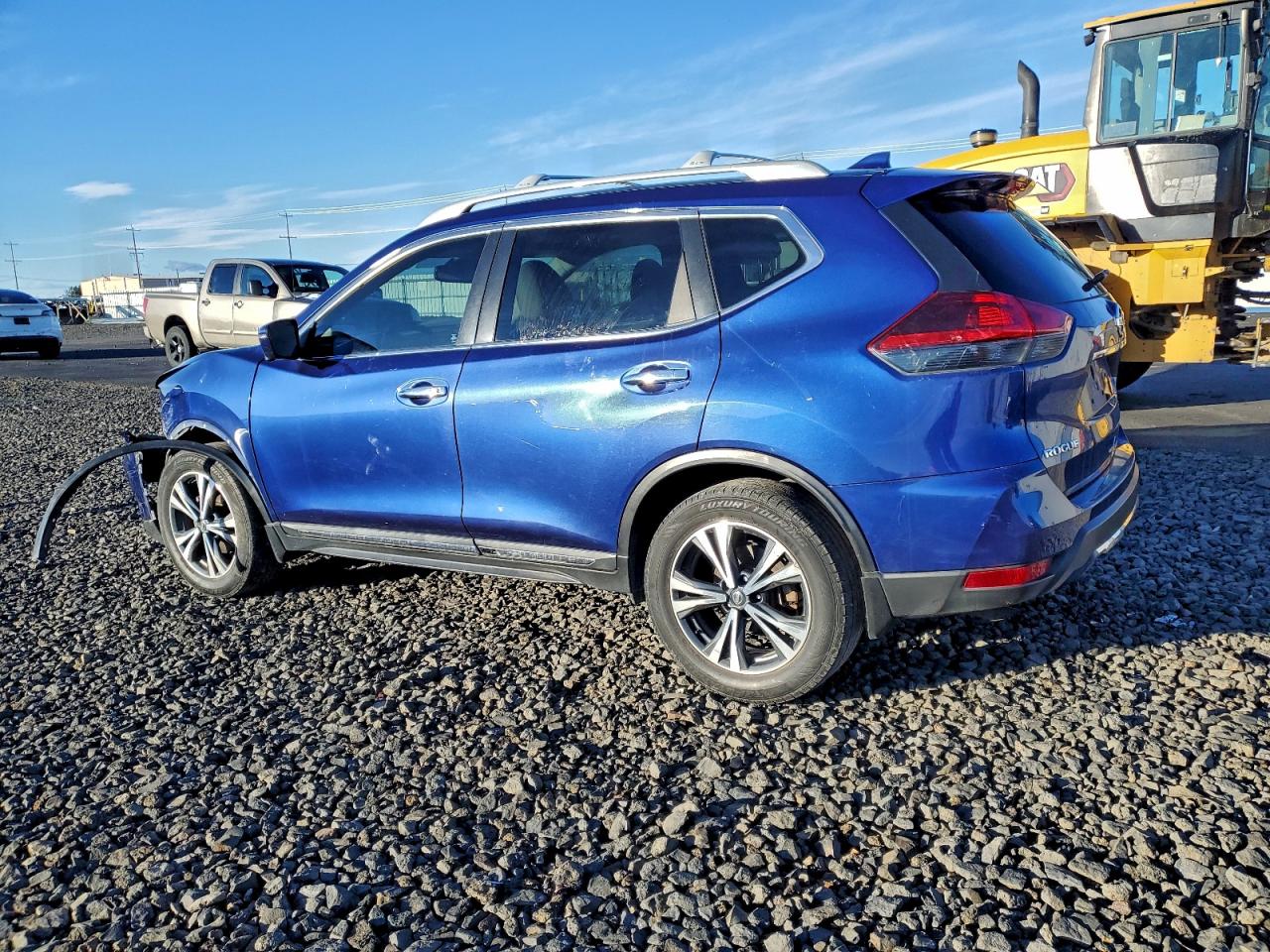 2018 NISSAN ROGUE S photo 2