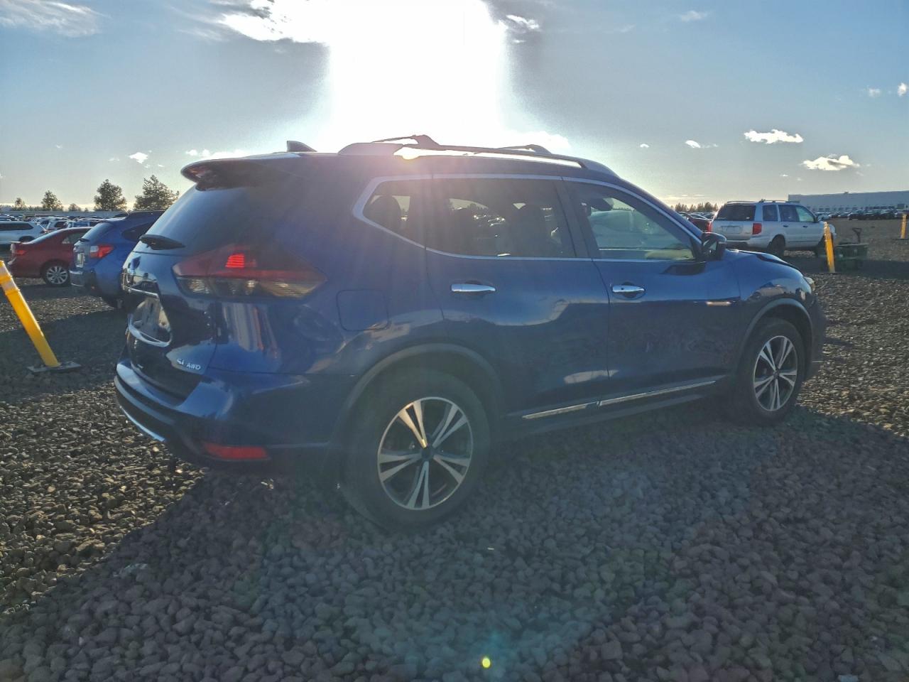 2018 NISSAN ROGUE S photo 3