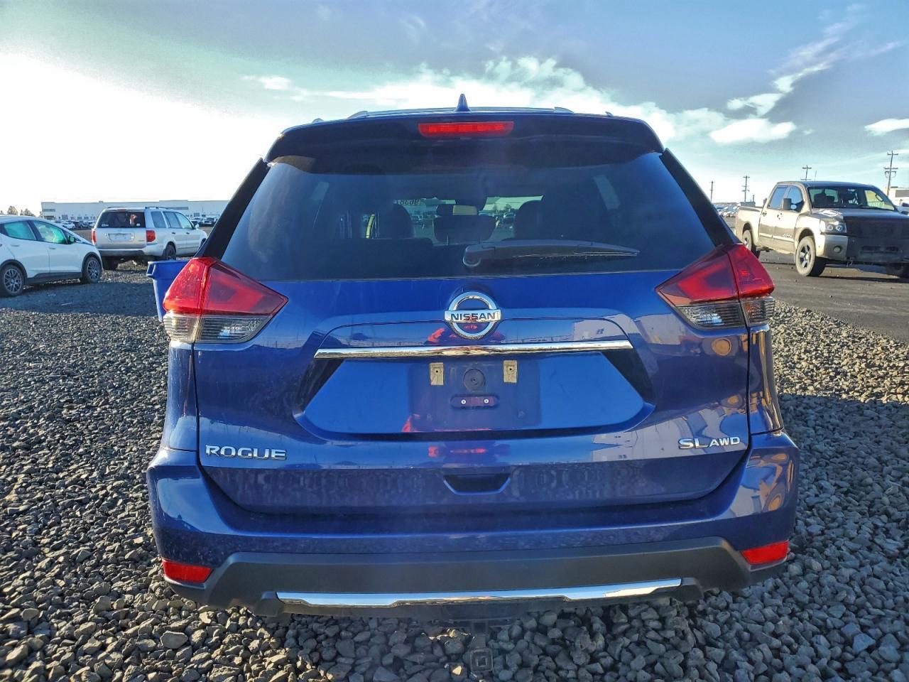 2018 NISSAN ROGUE S photo 6