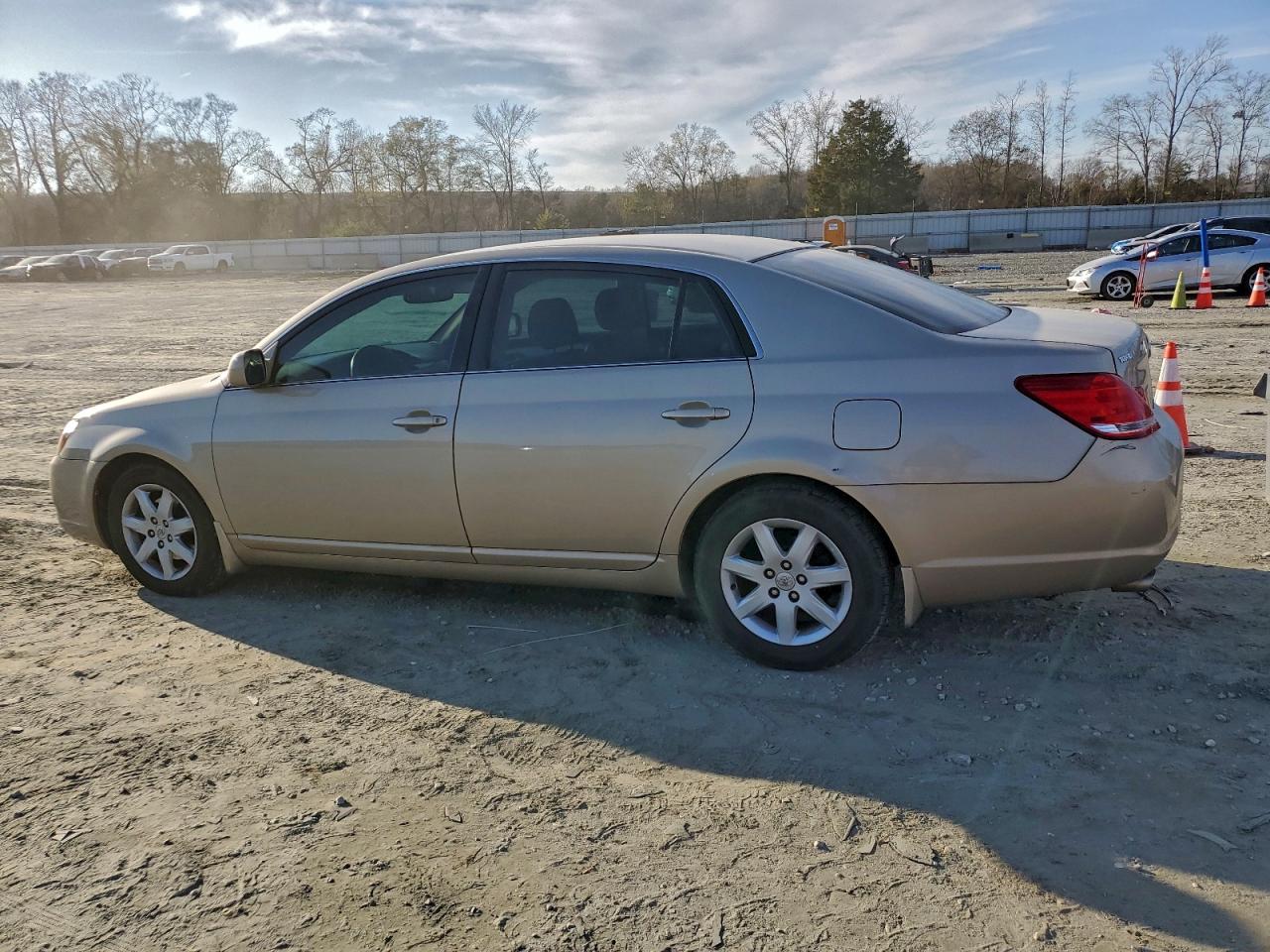 2006 TOYOTA AVALON XL photo 2