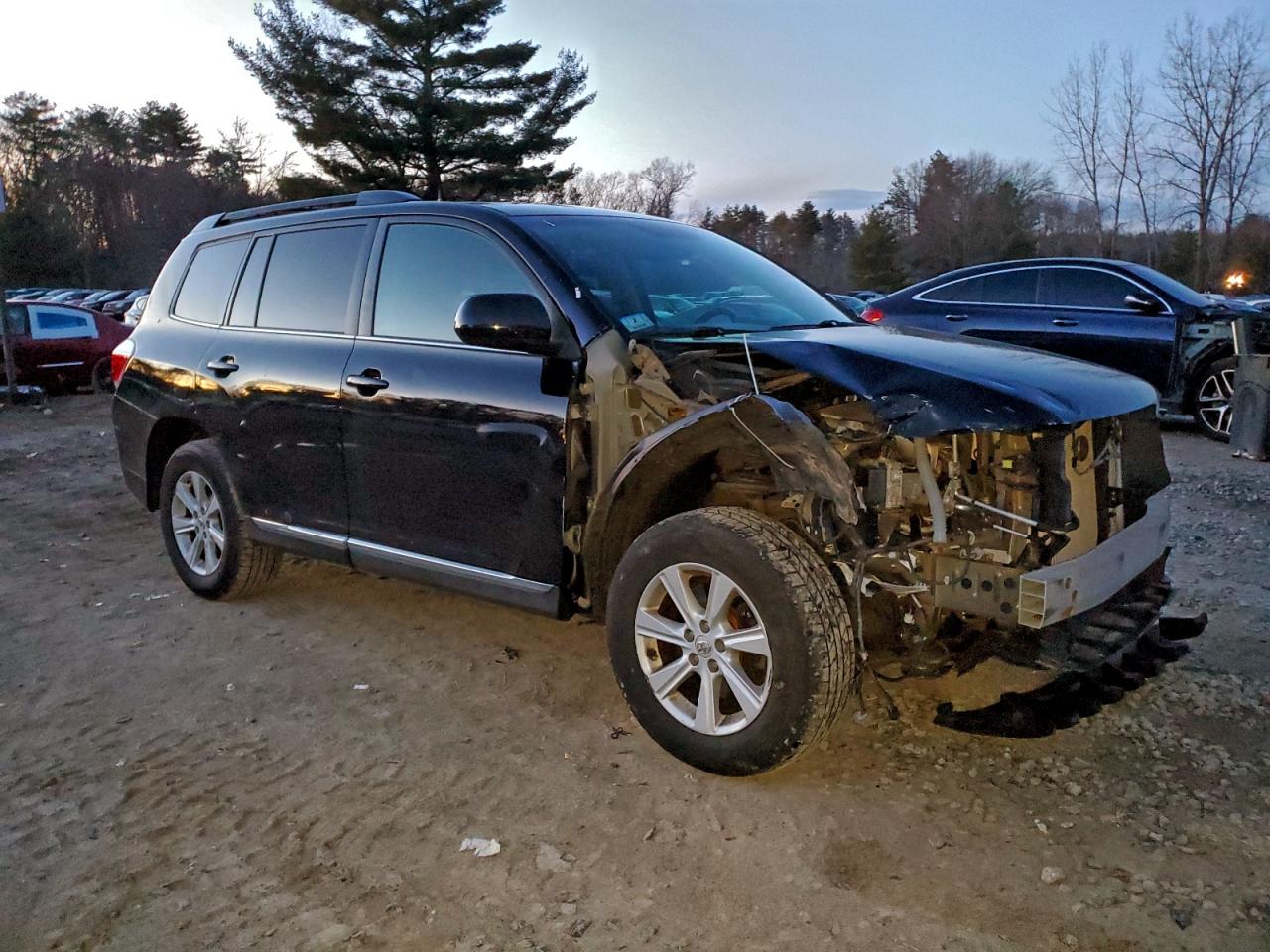 2013 TOYOTA HIGHLANDER BASE photo 4