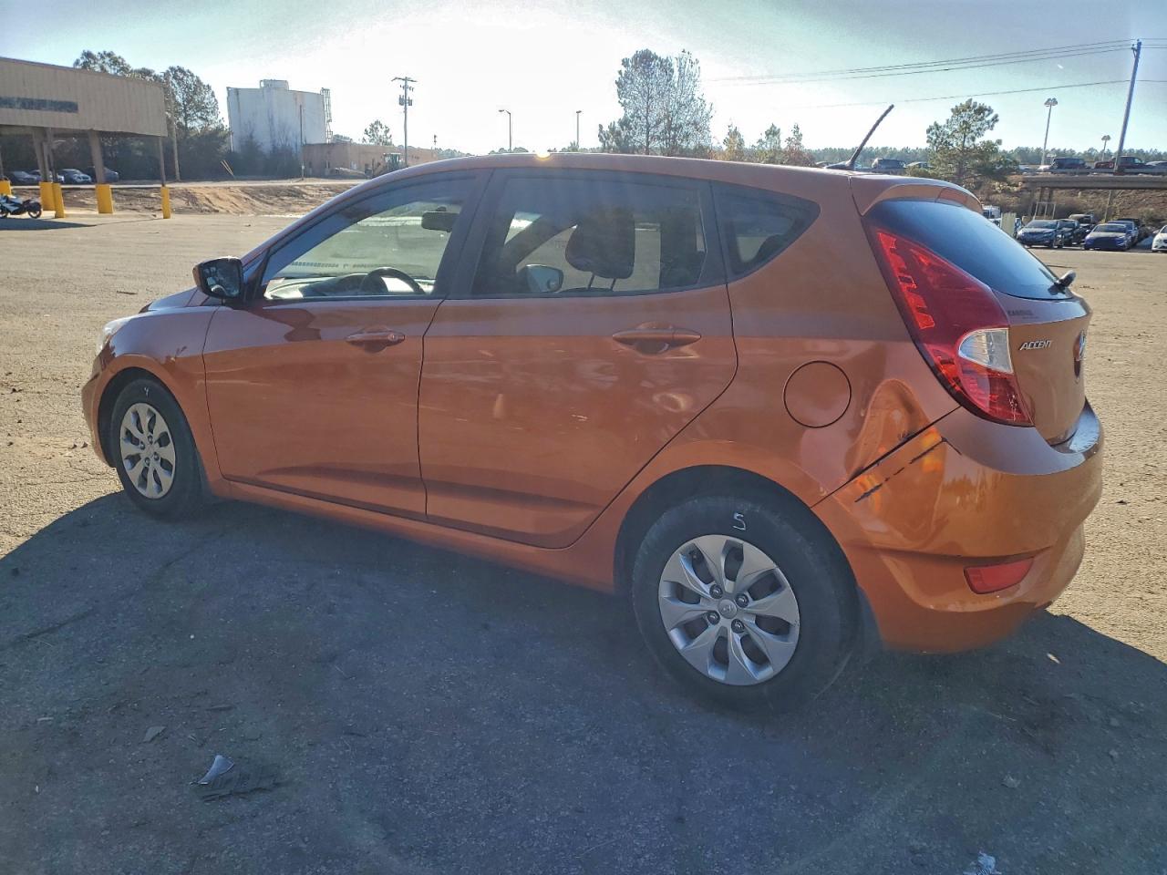 2016 HYUNDAI ACCENT SE photo 2