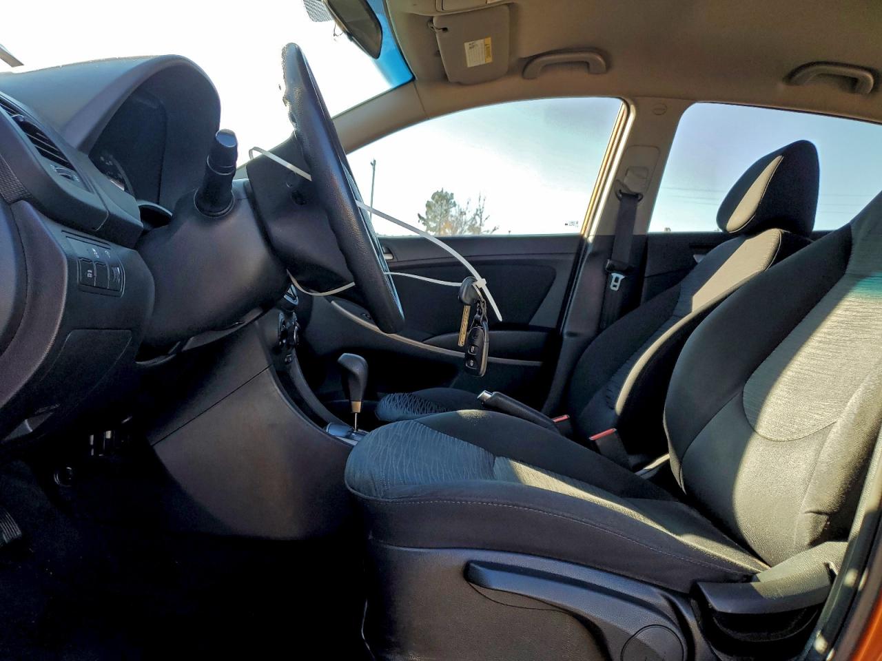 2016 HYUNDAI ACCENT SE photo 7