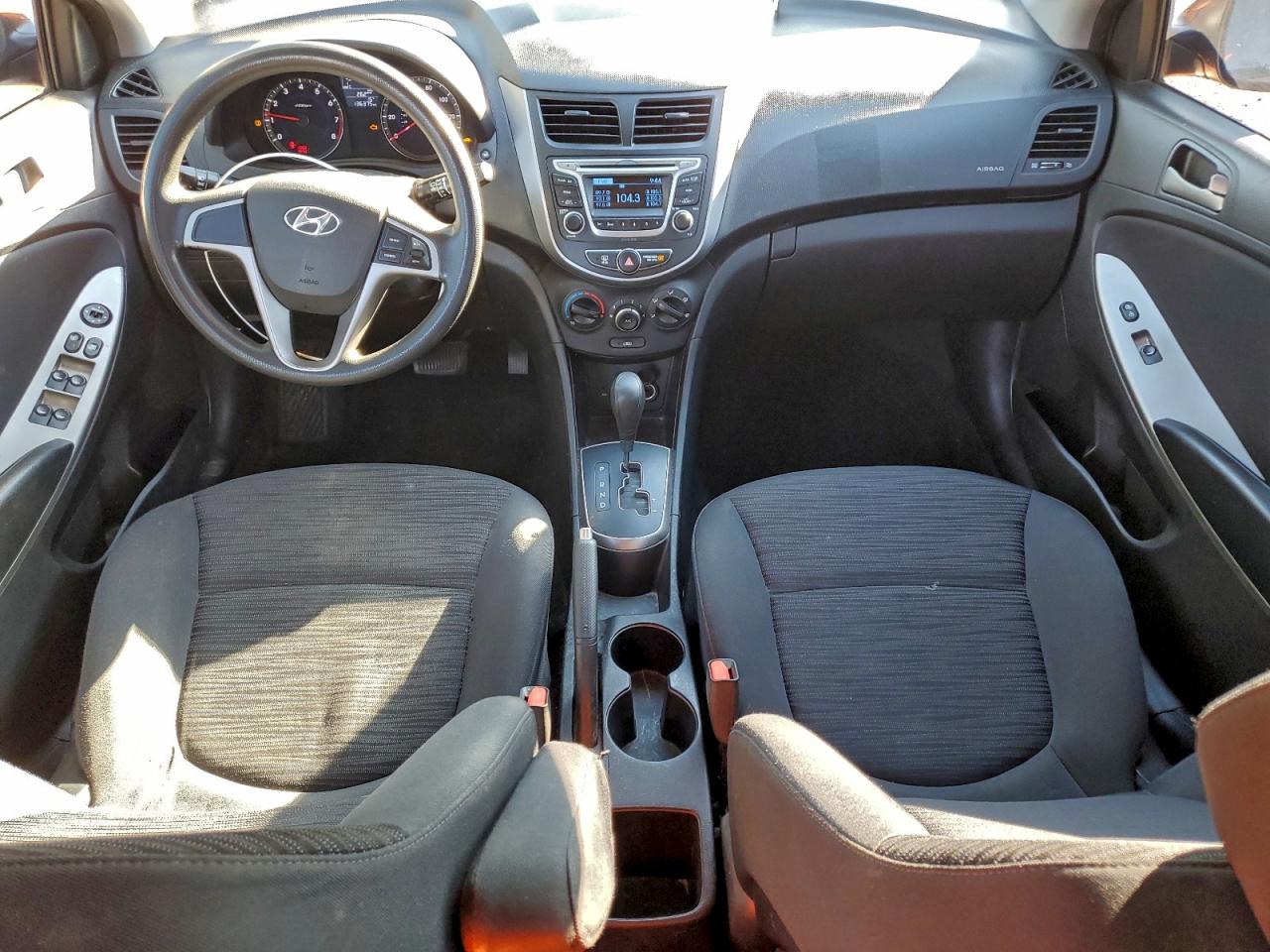 2016 HYUNDAI ACCENT SE photo 8