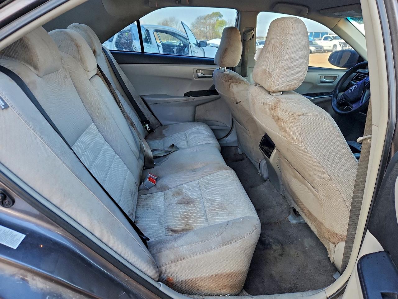 2015 TOYOTA CAMRY LE photo 10