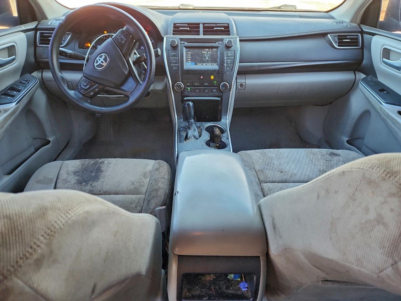 2015 TOYOTA CAMRY LE photo 8