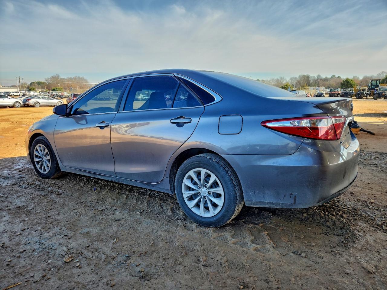 2015 TOYOTA CAMRY LE photo 2