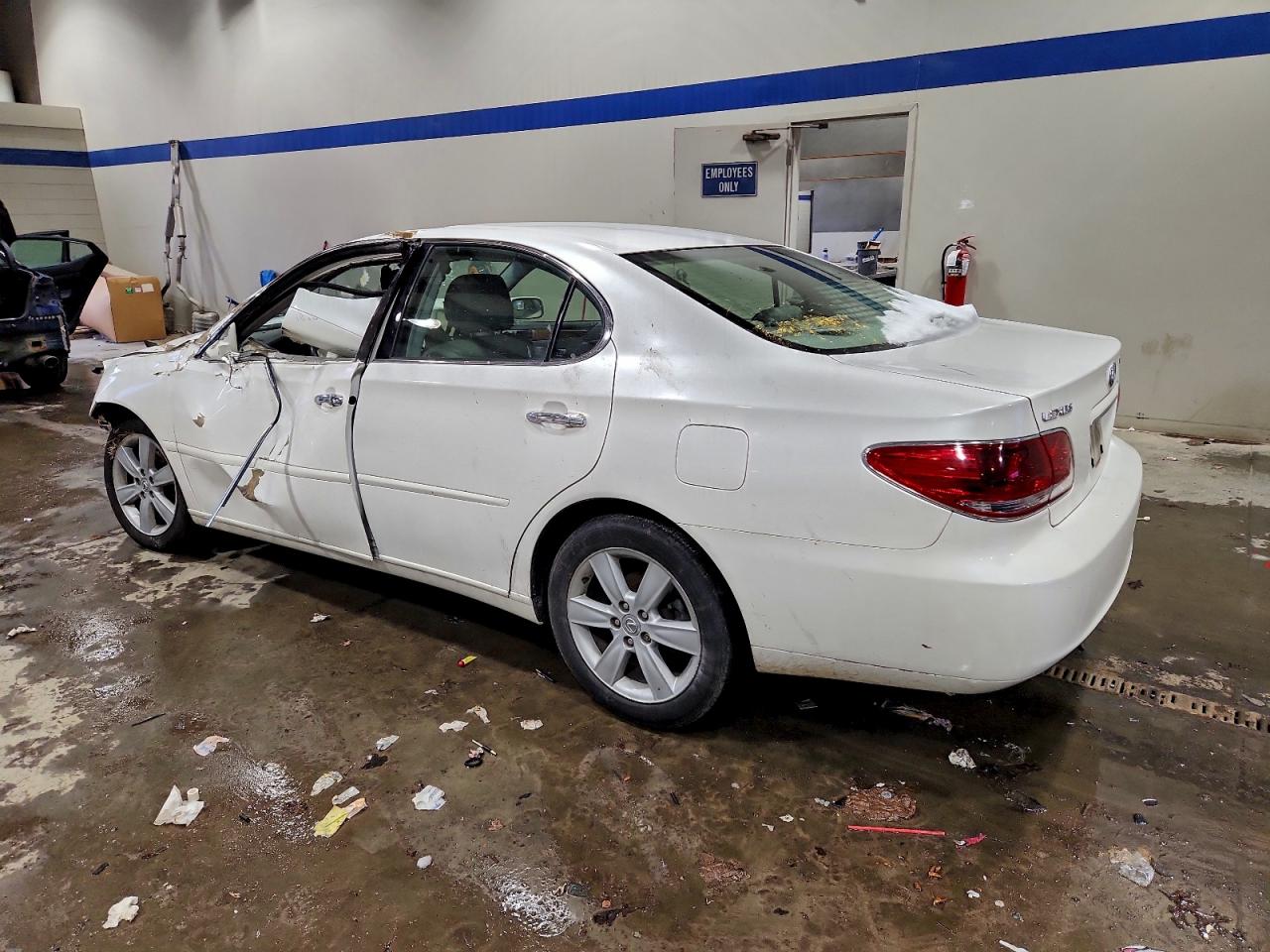 2005 LEXUS ES 330 photo 2